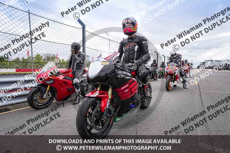 donington no limits trackday;donington park photographs;donington trackday photographs;no limits trackdays;peter wileman photography;trackday digital images;trackday photos